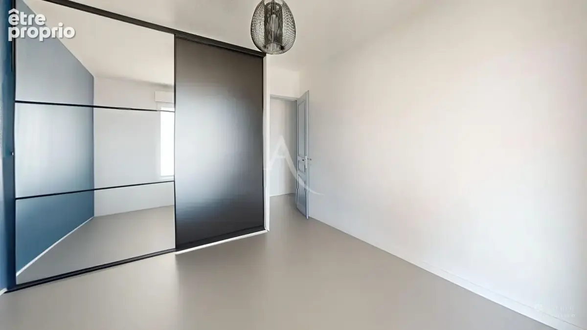 Maison-Appartement de 105m² avec vue incroyable - GARAGE + DOUBLE TERRASSE ! - photo 9