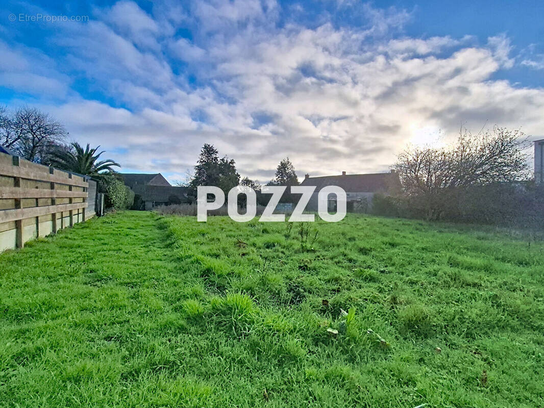 Terrain à DOUVRES-LA-DELIVRANDE