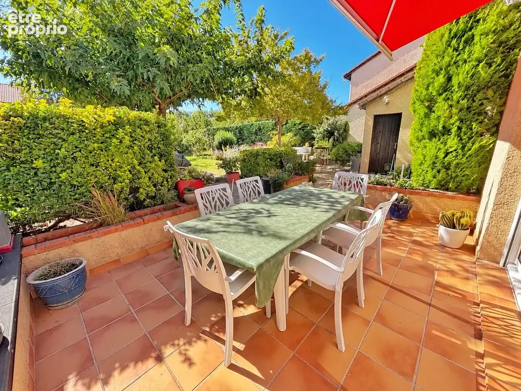Maison familiale avec jardin paysager - photo 3