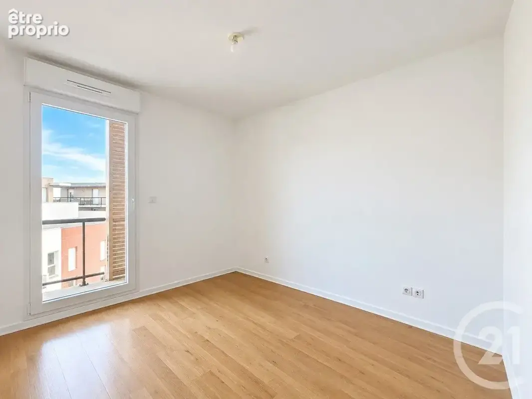 Appartement 3 pièces 72 m² à vendre à Luce (28110) - photo 8
