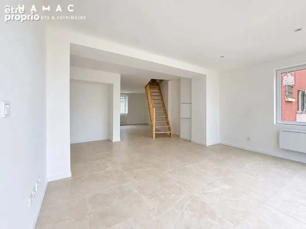 Charbonnières-les-Bains – Duplex T3 esprit maison avec jardin privatif - photo 3