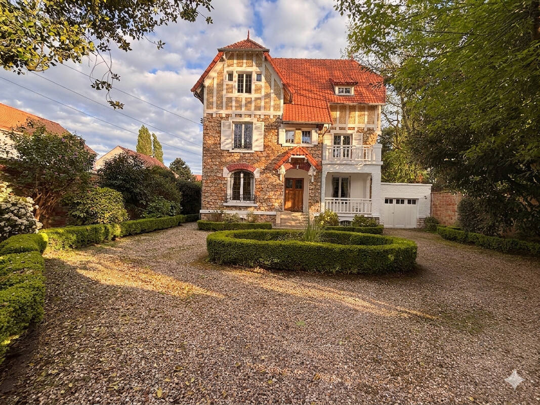 Maison à EZANVILLE