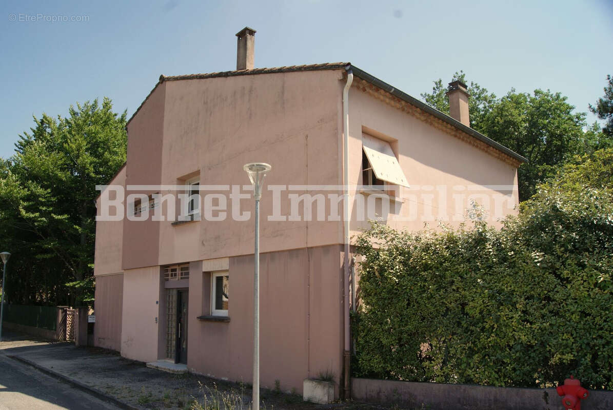 Maison à VALREAS