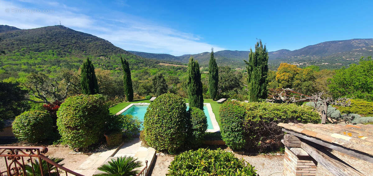 Maison à PLAN-DE-LA-TOUR