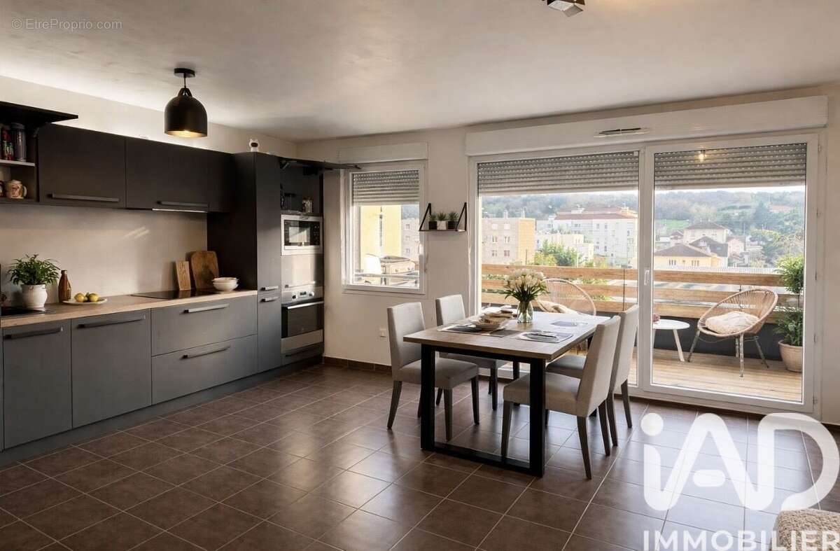 Photo 2 - Appartement à BOURGOIN-JALLIEU