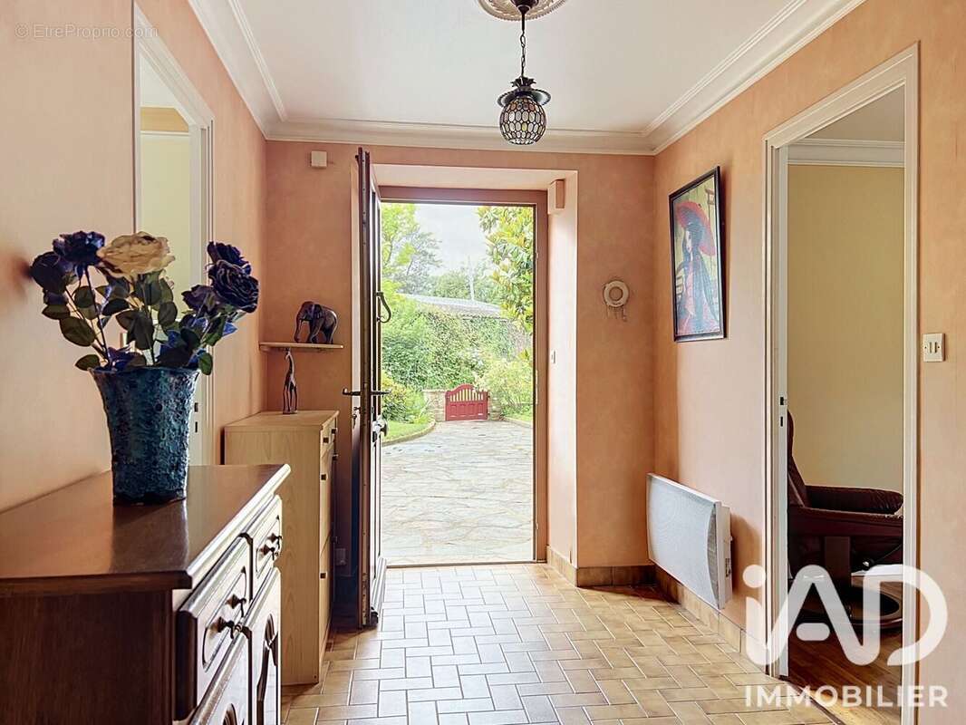 Maison 182 m² à Goudelin  - photo 5