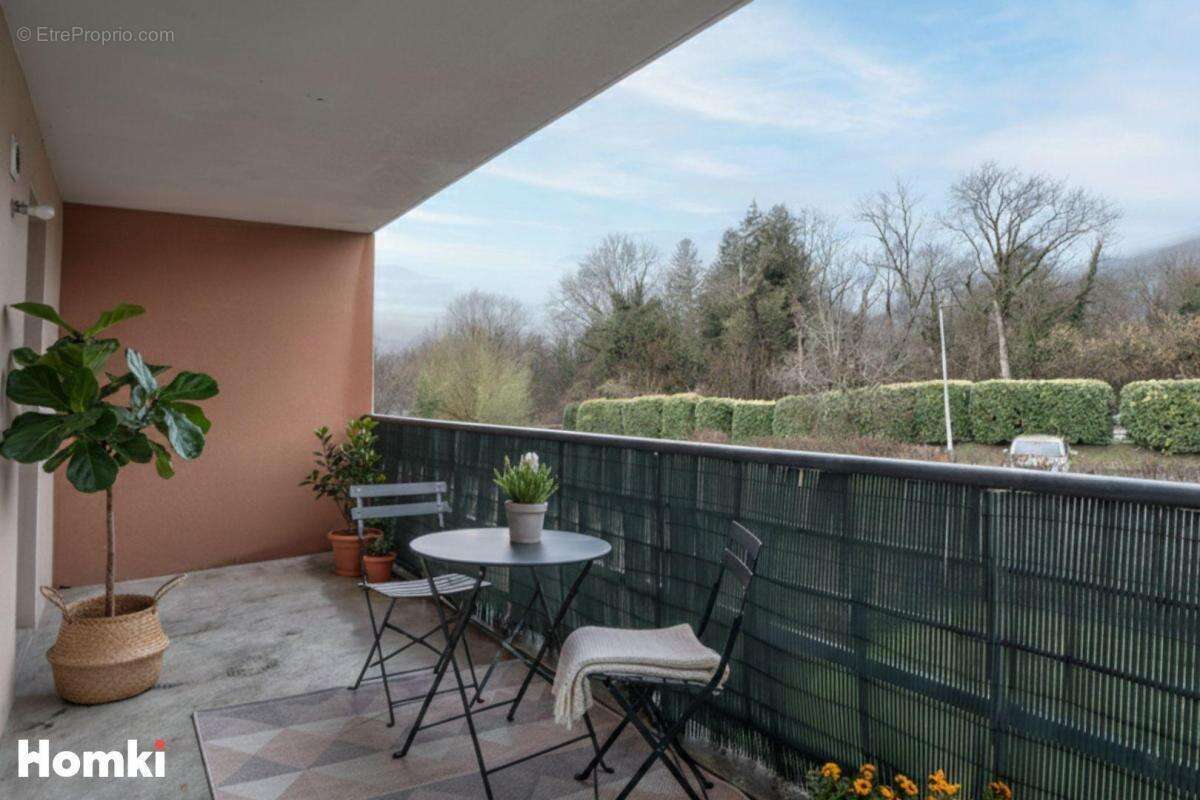 Appartement à CESSY