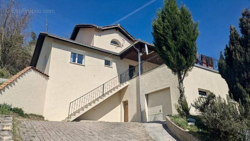 Maison à LA TOUR-DU-PIN