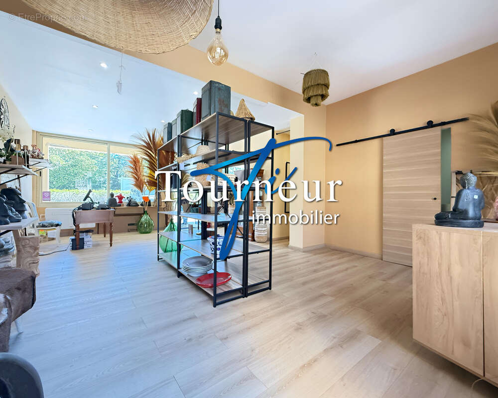 Commerce à SANARY-SUR-MER