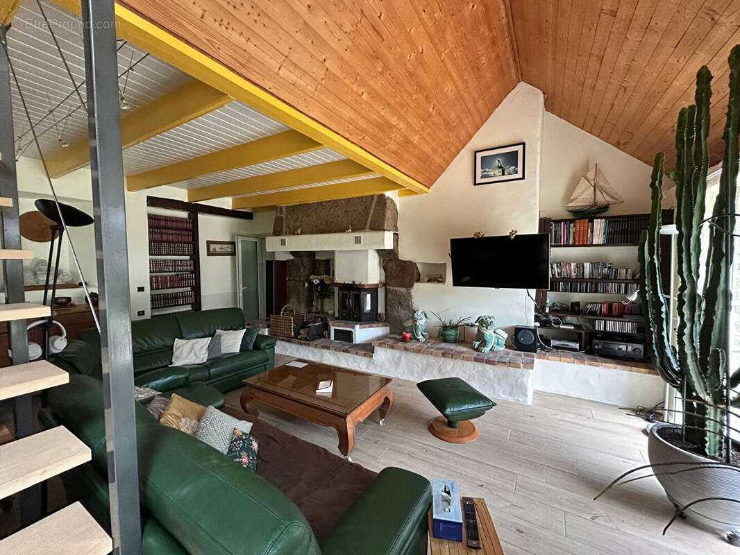 Maison à PLOUGONVEN