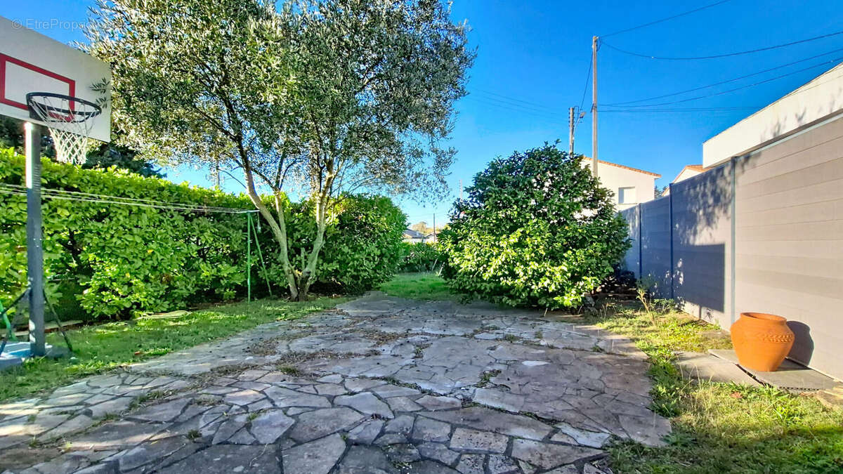 Maison à VILLENAVE-D'ORNON