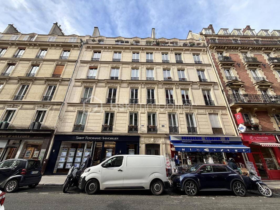 Appartement à PARIS-17E