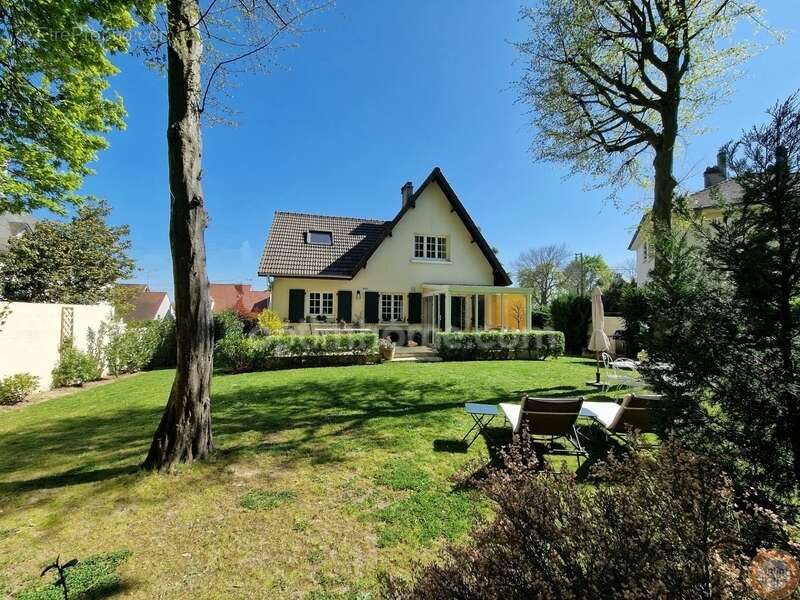 Maison à SAINT-GERMAIN-LES-ARPAJON