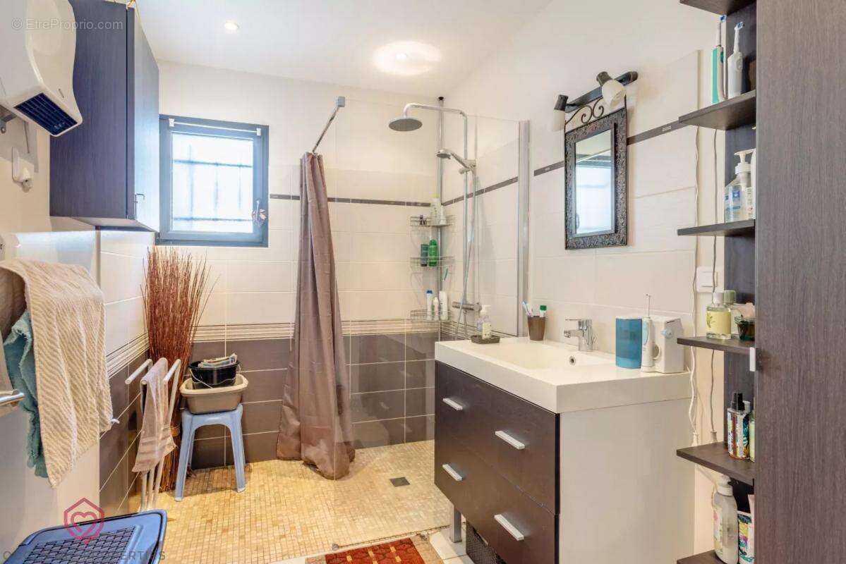 Maison à BOUILHONNAC