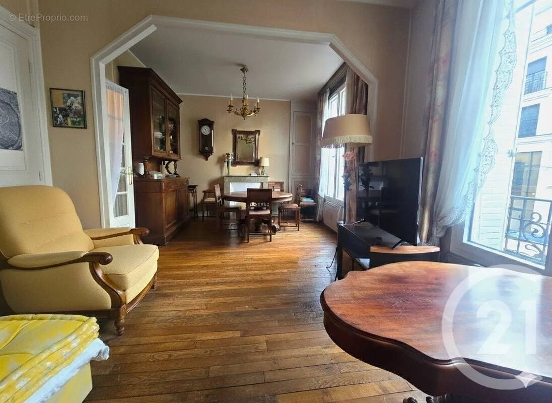 Appartement à SAINT-MAUR-DES-FOSSES