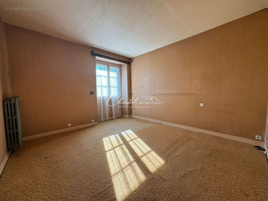 Maison de 140m2 + un atelier, dépendances et studio - photo 11