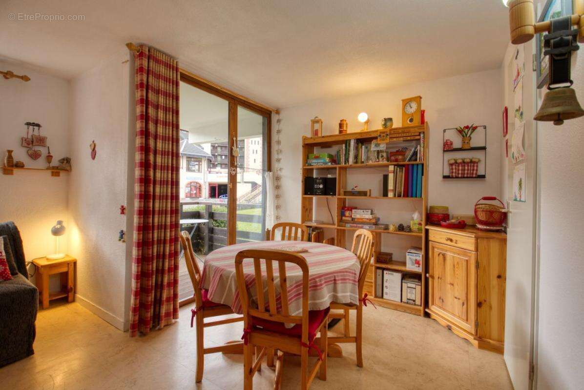 Appartement à MORILLON