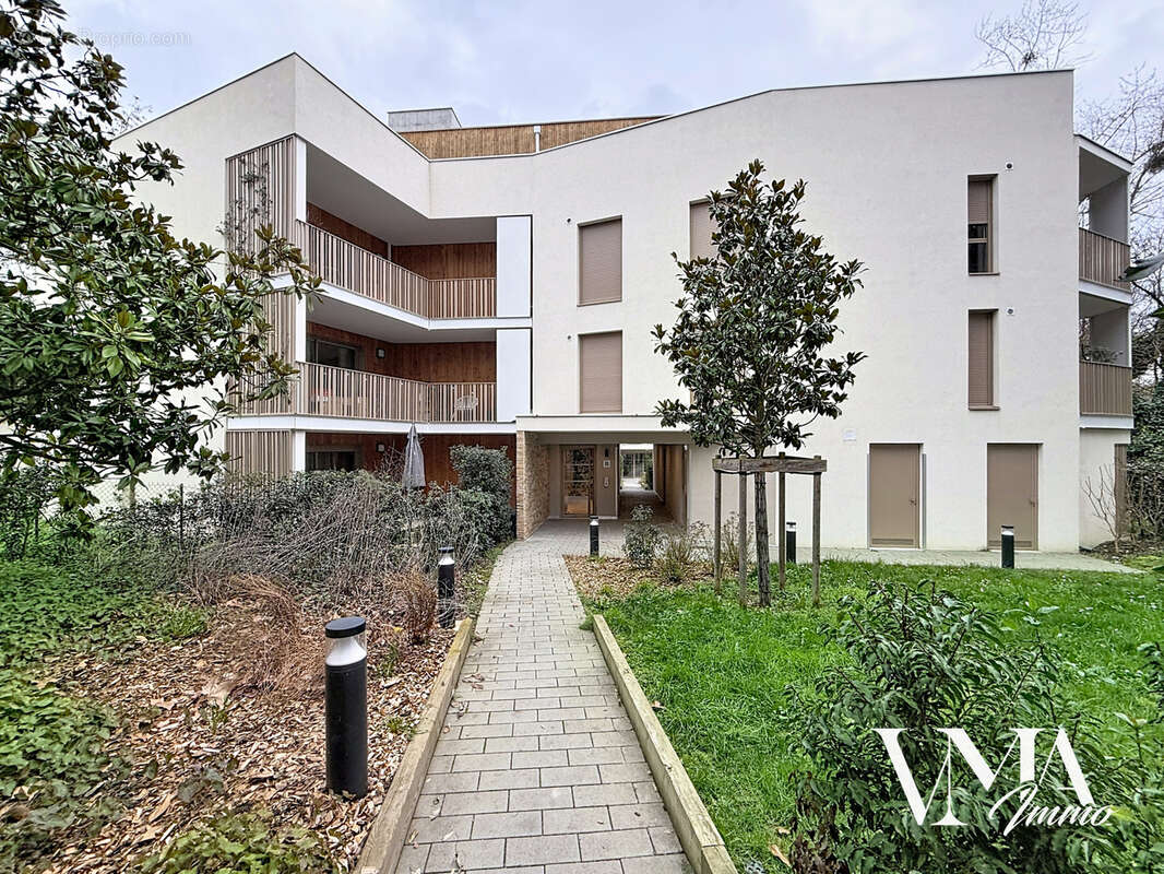 Appartement à COLLONGES-AU-MONT-D'OR