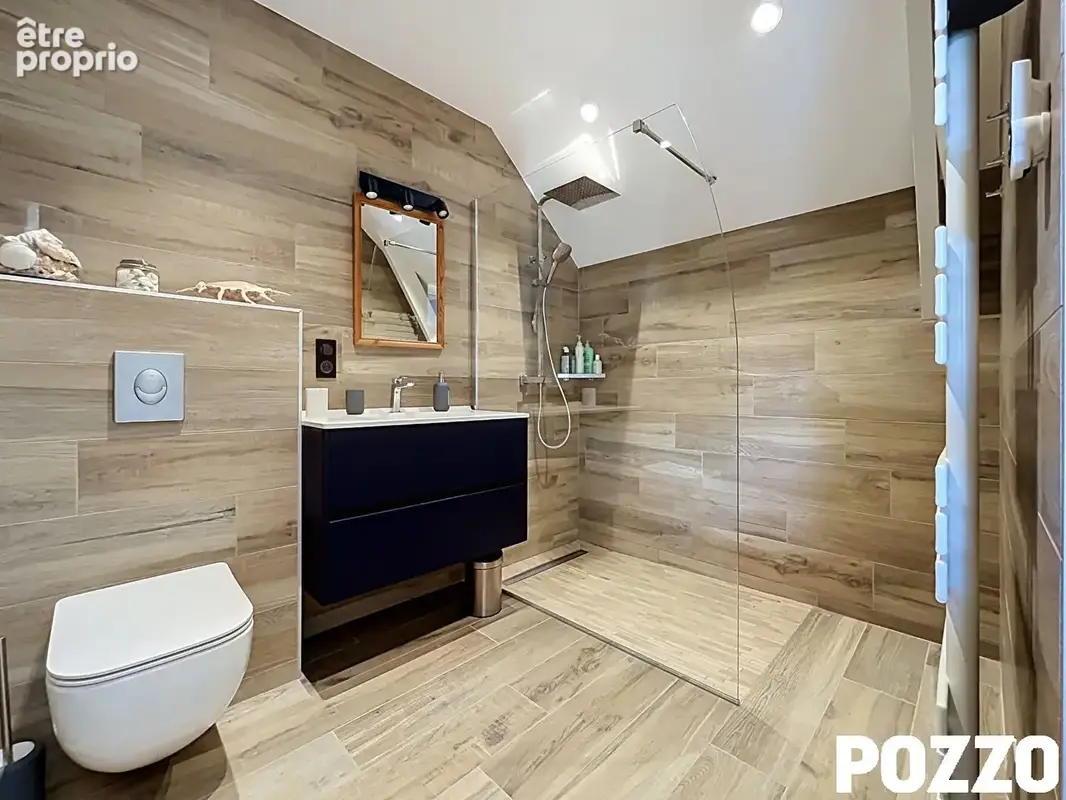 En vente à SAINT PAIR SUR MER (50380) Charmante maison entièrement rénovée de 5 pièces et 400m² de terrain - photo 7