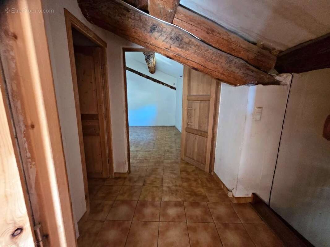 Maison à MEAILLES