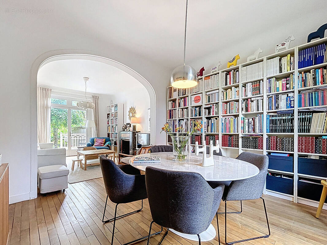 Maison à NEAUPHLE-LE-CHATEAU