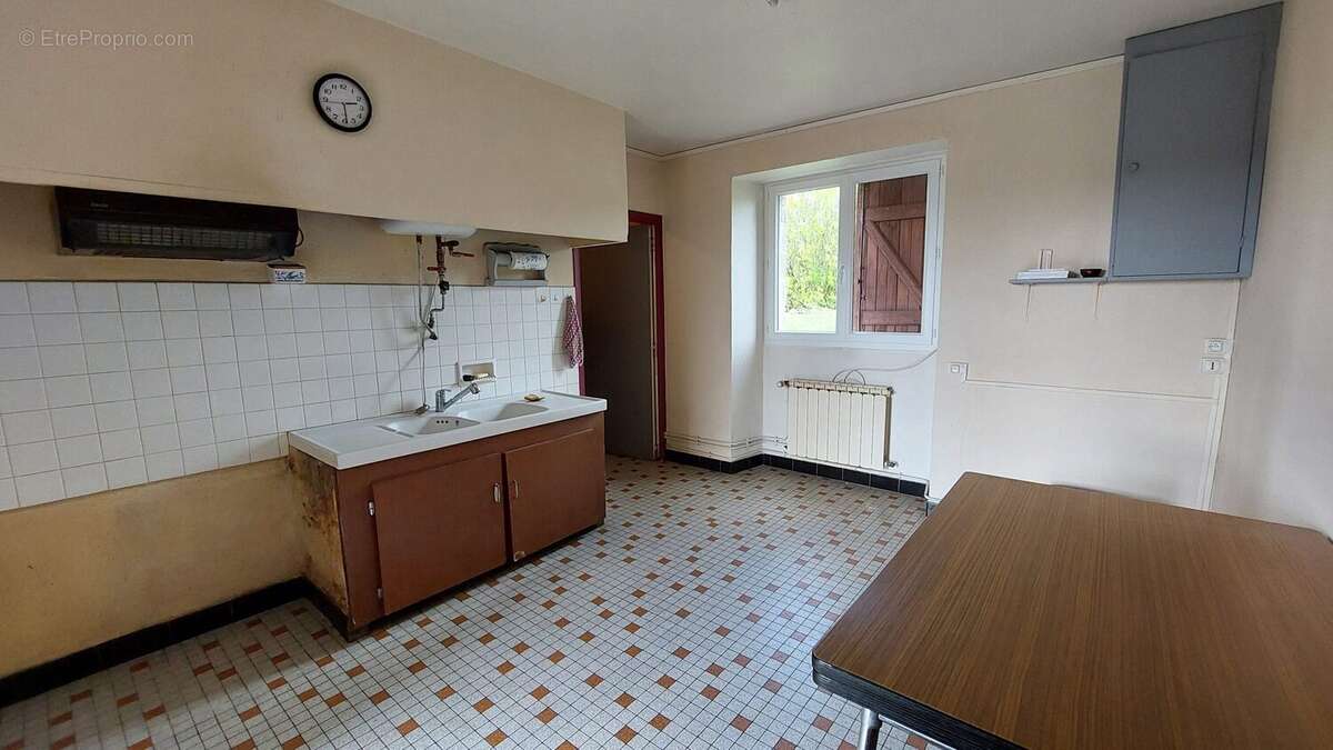 Cuisine - Maison à CANIAC-DU-CAUSSE