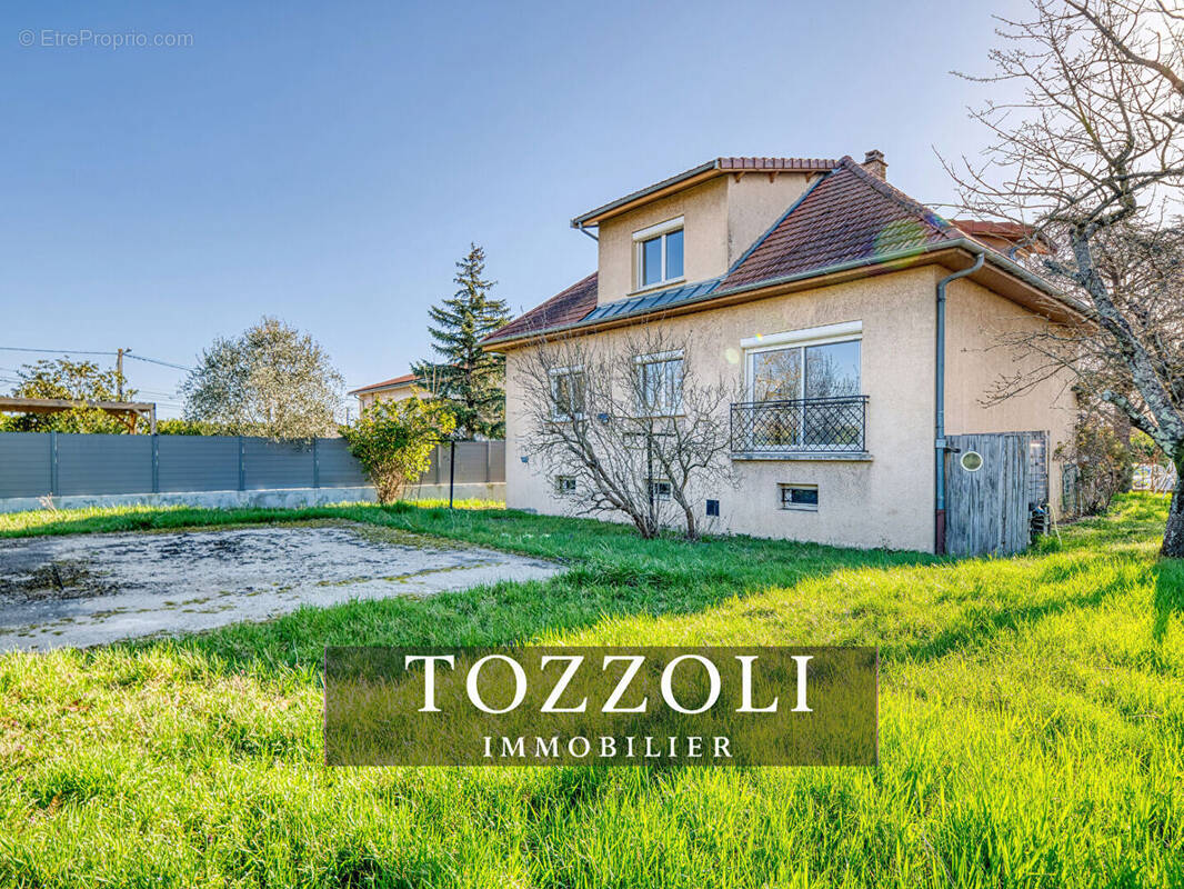 Maison à LA VERPILLIERE