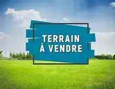 Honfleur   terrain à bâtir de 702 m2 viabilisé, clos de murs, libre de constructeur, à proximité du centre-vil - photo 1