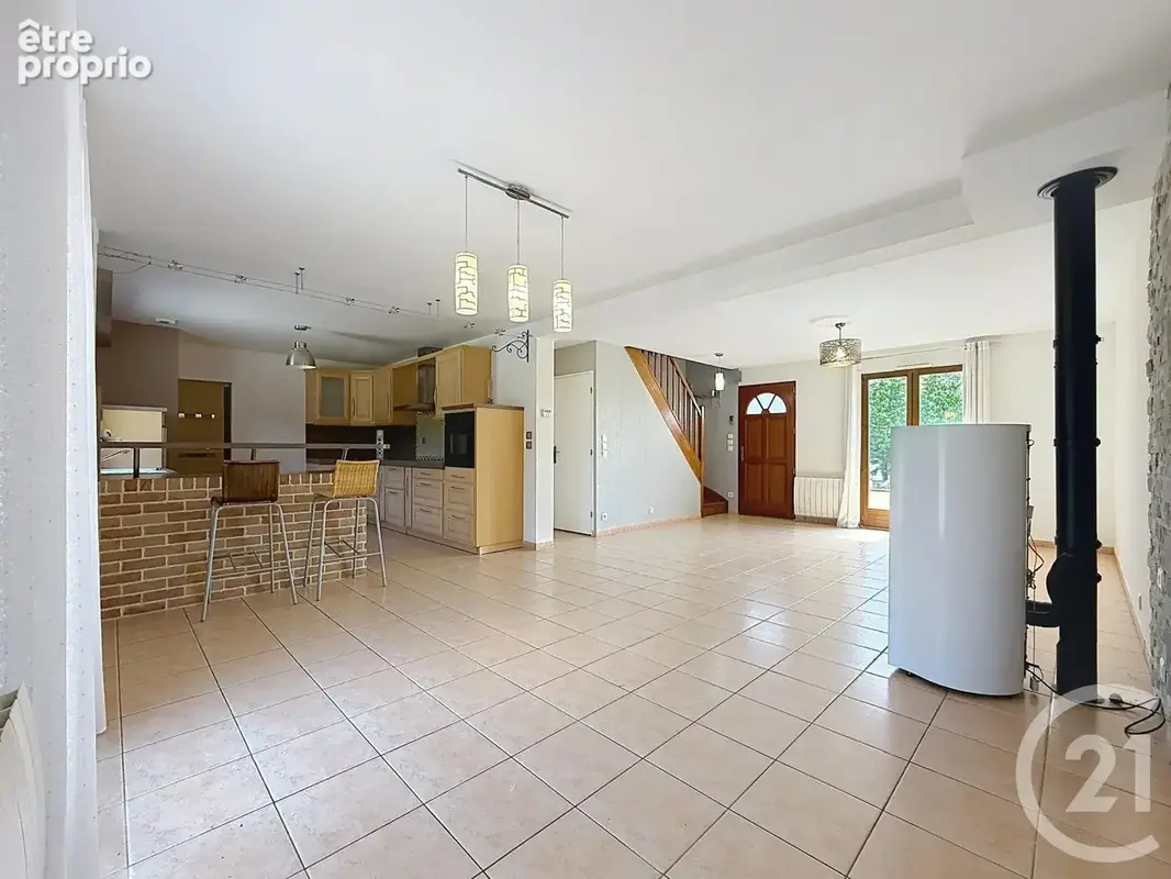 Maison 8 pièces 140 m² à vendre à Jouy (28300) - photo 3