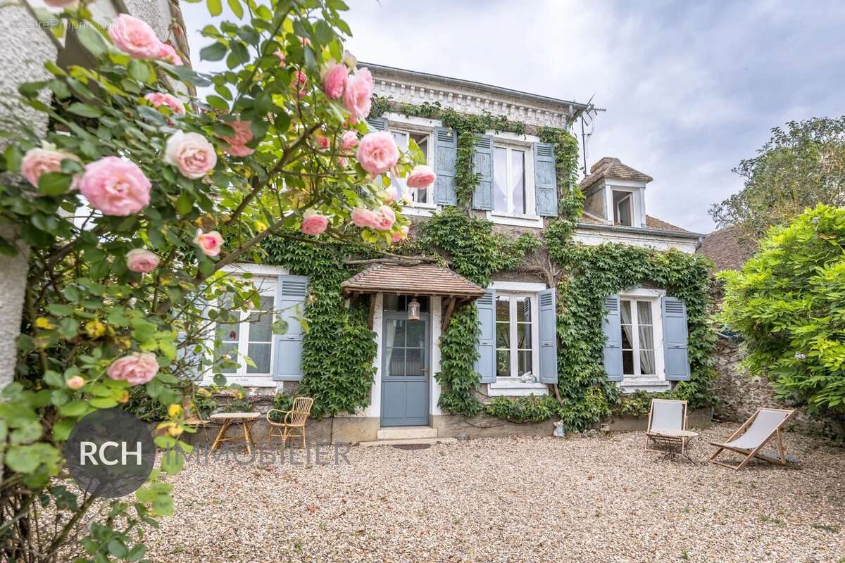Secteur CCPH et HOUDAN - Maison de charme en pierre avec joli jardin - photo 2