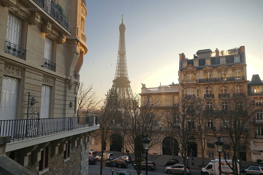 Appartement à PARIS-16E