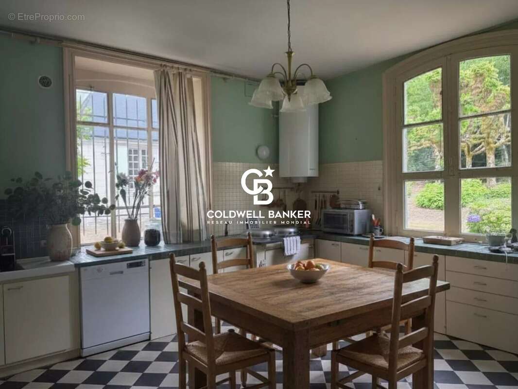 Maison à SAINT-CYR-SUR-LOIRE