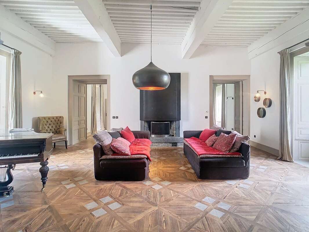 Allinges - T4 - 164 m² - Entièrement rénové - Terrasse et grand parc de 3 200 m². - photo 5