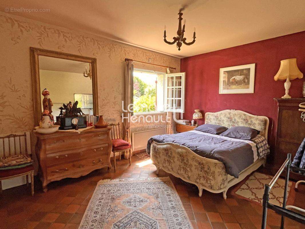 Superbe propriété 6 chambres, piscine sur 6800 m² de terrain - photo 18