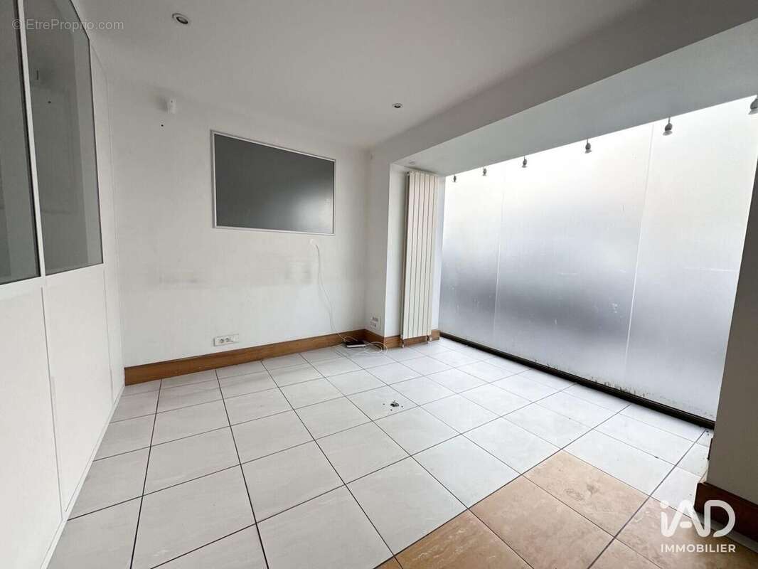 Photo 8 - Commerce à TRAPPES