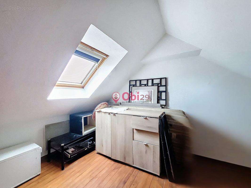 Maison à CHATEAUNEUF-DU-FAOU