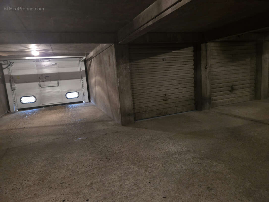 Parking à SAINT-ETIENNE