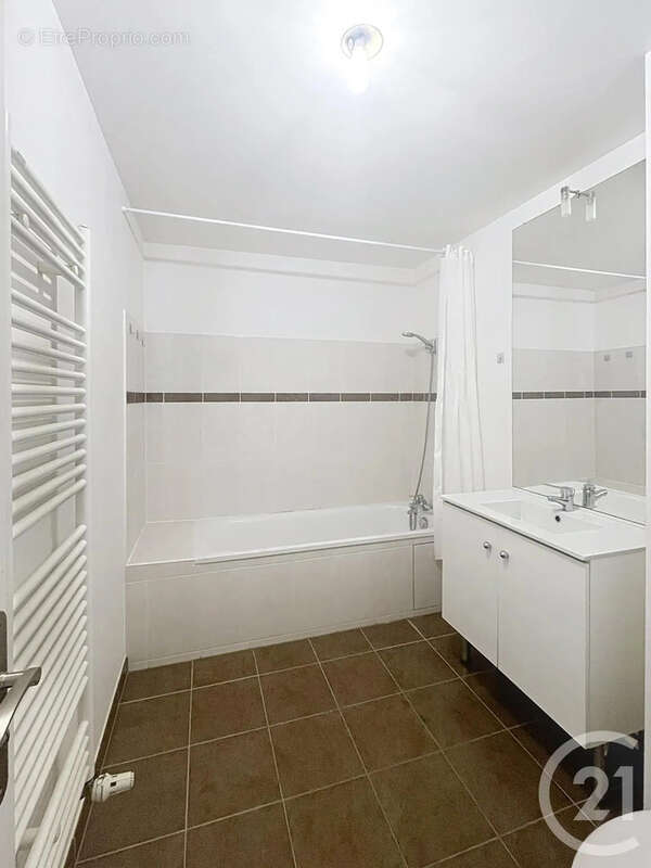 Appartement à BRIE-COMTE-ROBERT