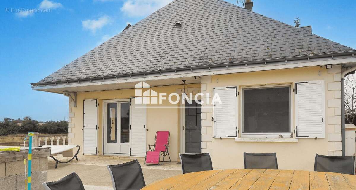 Maison à NEUVILLE-SUR-BRENNE