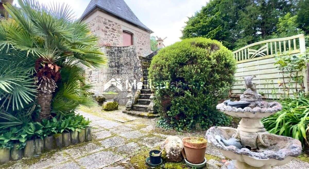 Maison à JUGON-LES-LACS