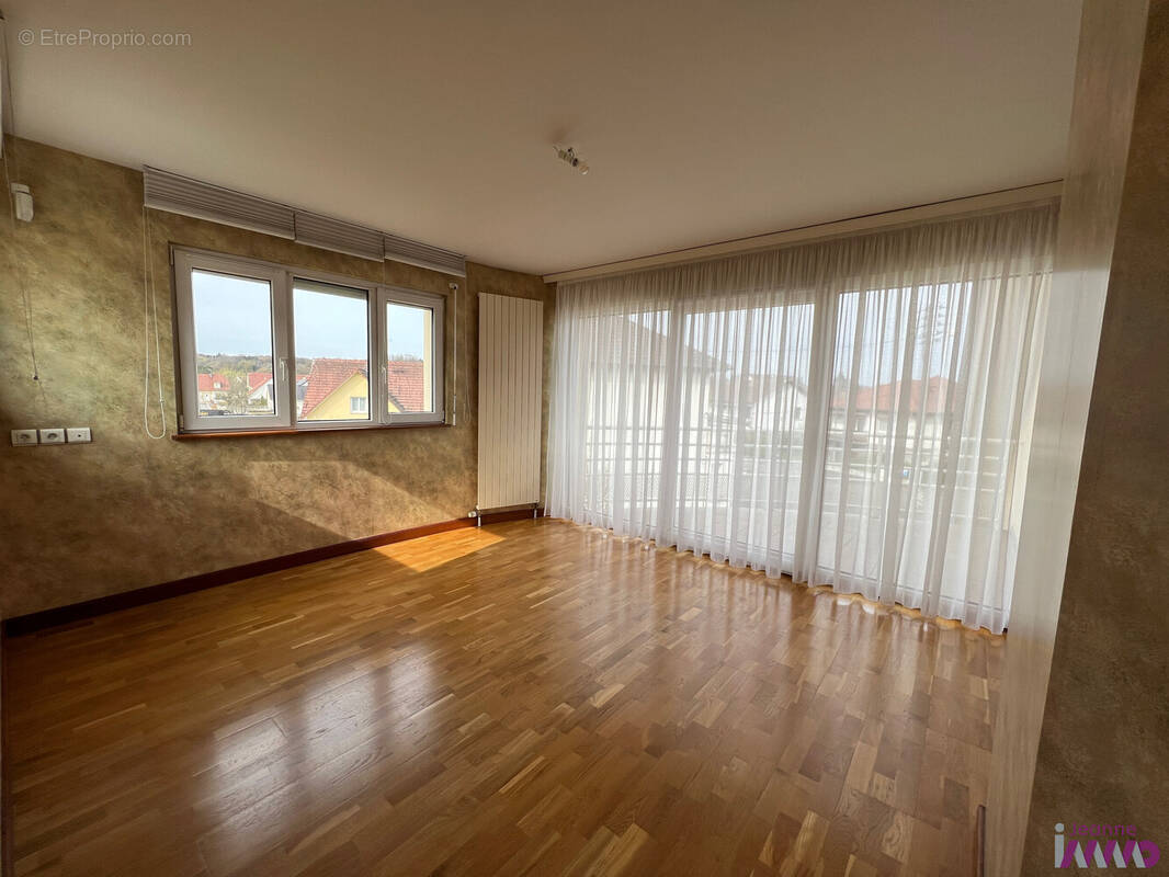 Maison 260 m² à Danjoutin  - photo 2