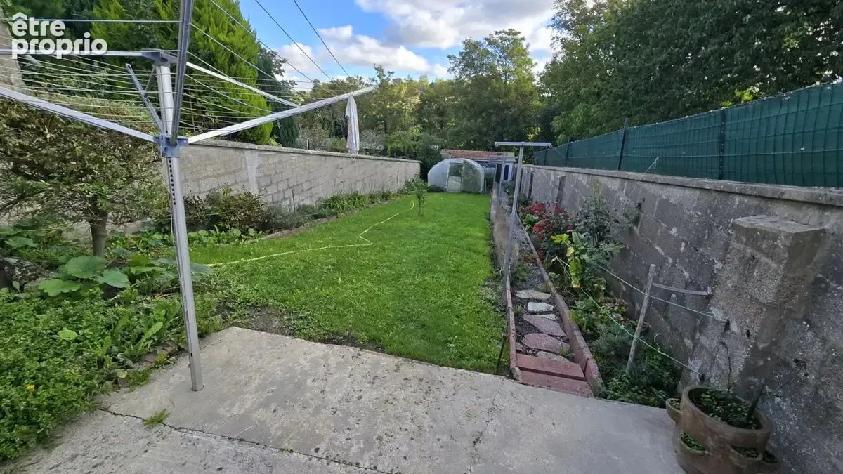réf 4028 Maison de ville entretenue avec jardin secteur Ecole des Carrières - photo 10