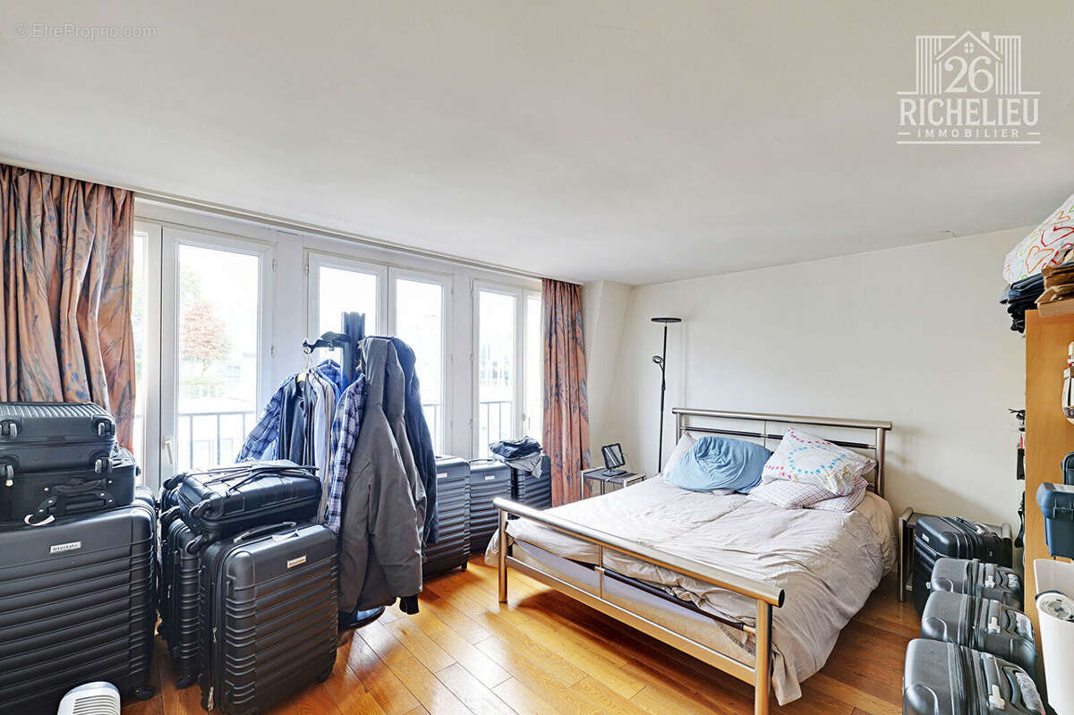 Appartement à PARIS-2E