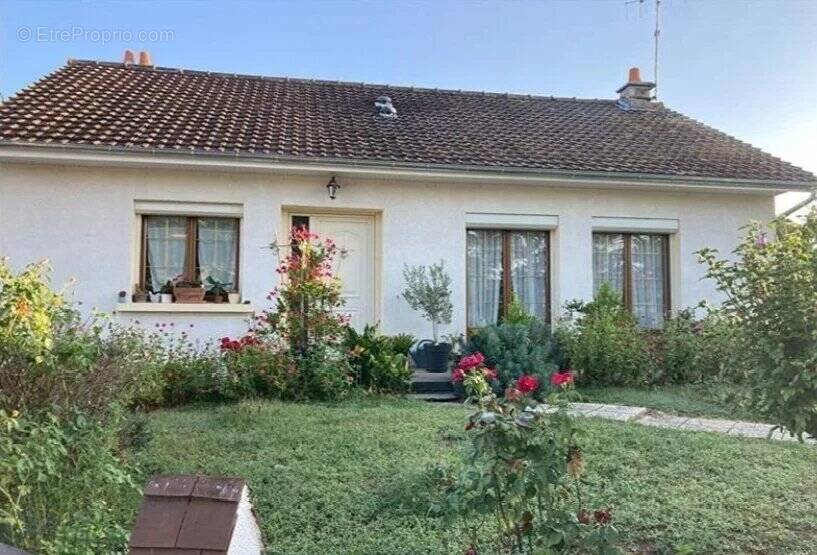 Maison à MONTMORILLON