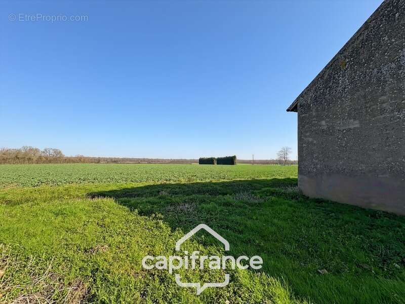 Maison à L'ABERGEMENT-SAINTE-COLOMBE