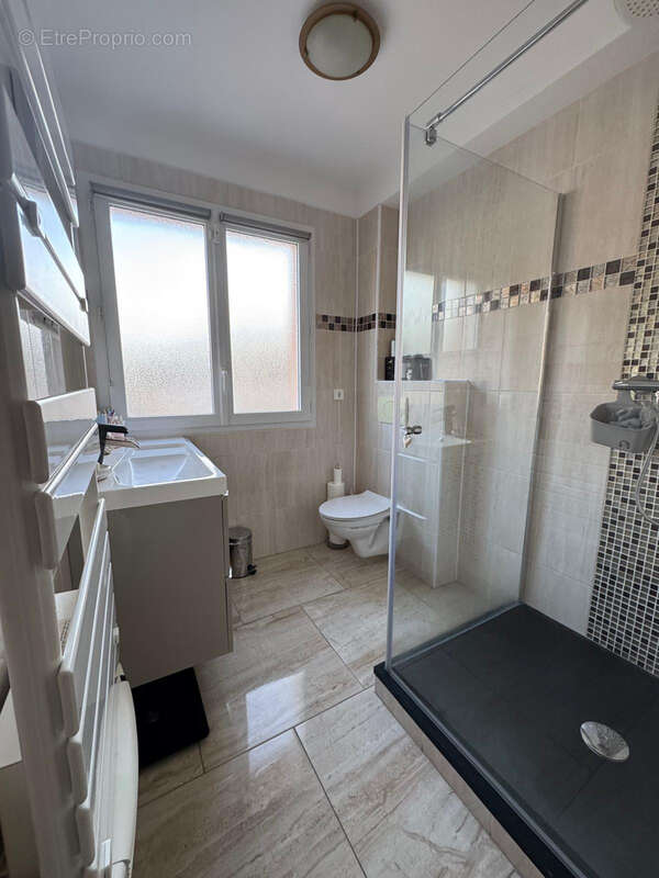 Maison à COUTEVROULT