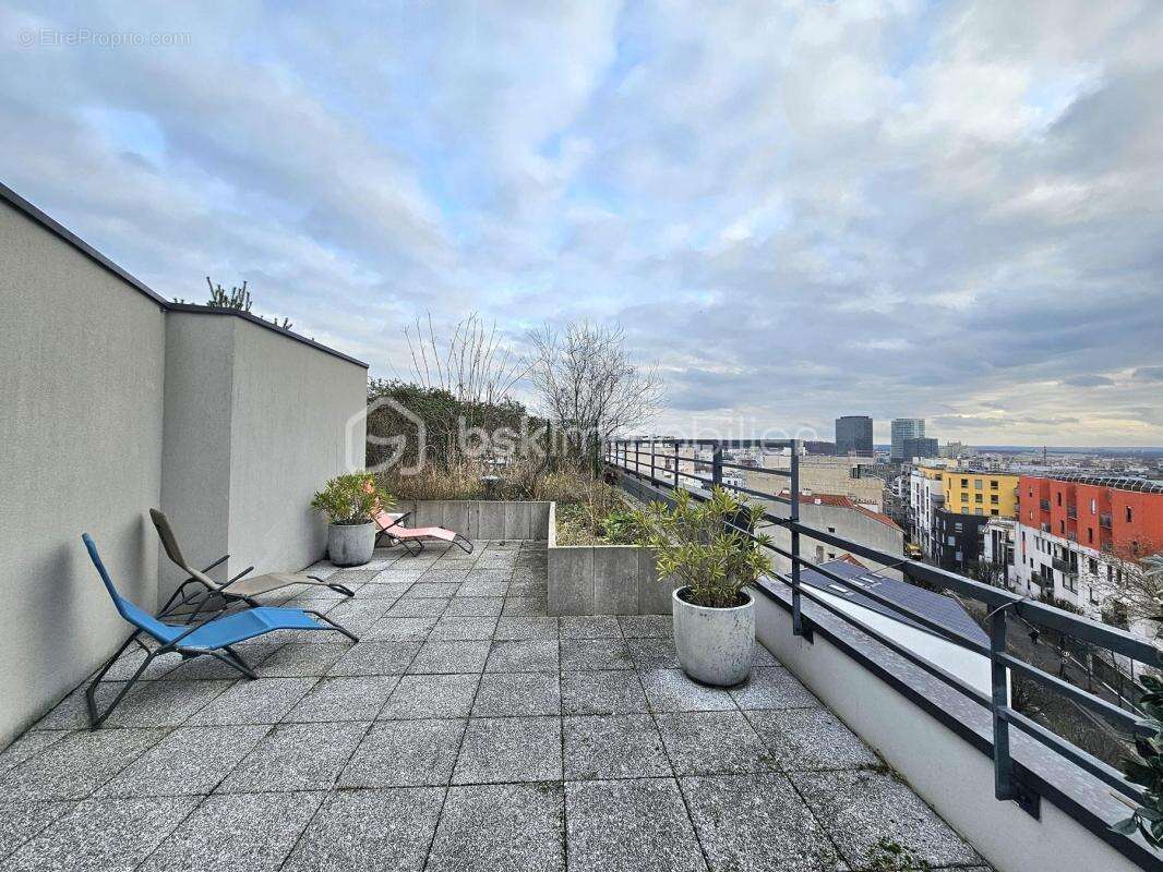 Métro Mairie DUPLEX dernier étage avec Terrasse ROOFTOP de 78m² SUD parking cave DPE C - photo 3