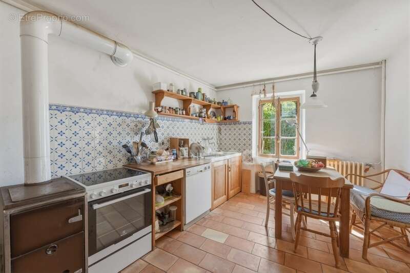 Maison à PERON