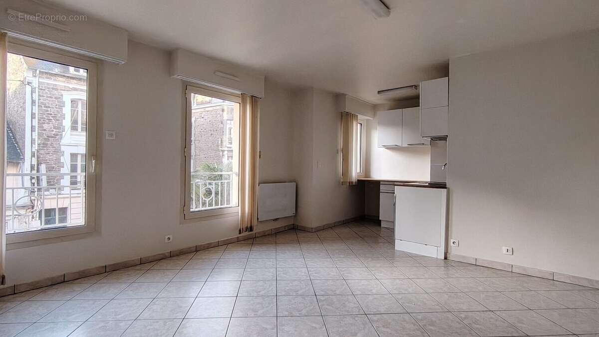séjour / cuisine  - Appartement à DINARD