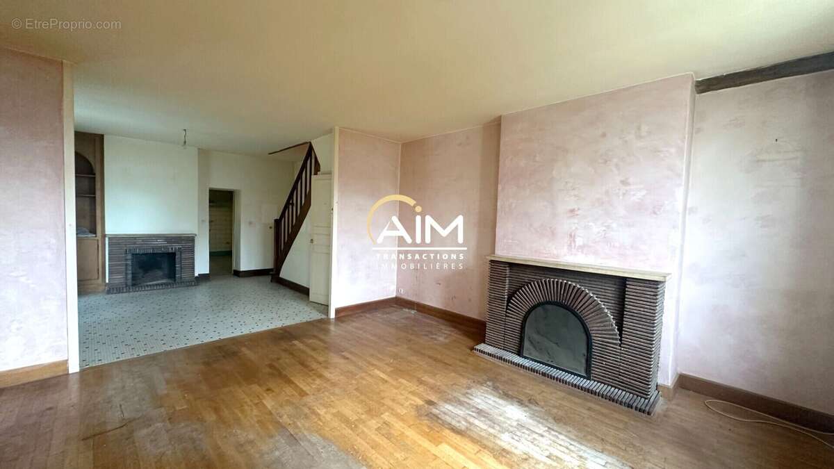 Maison à NAZELLES-NEGRON